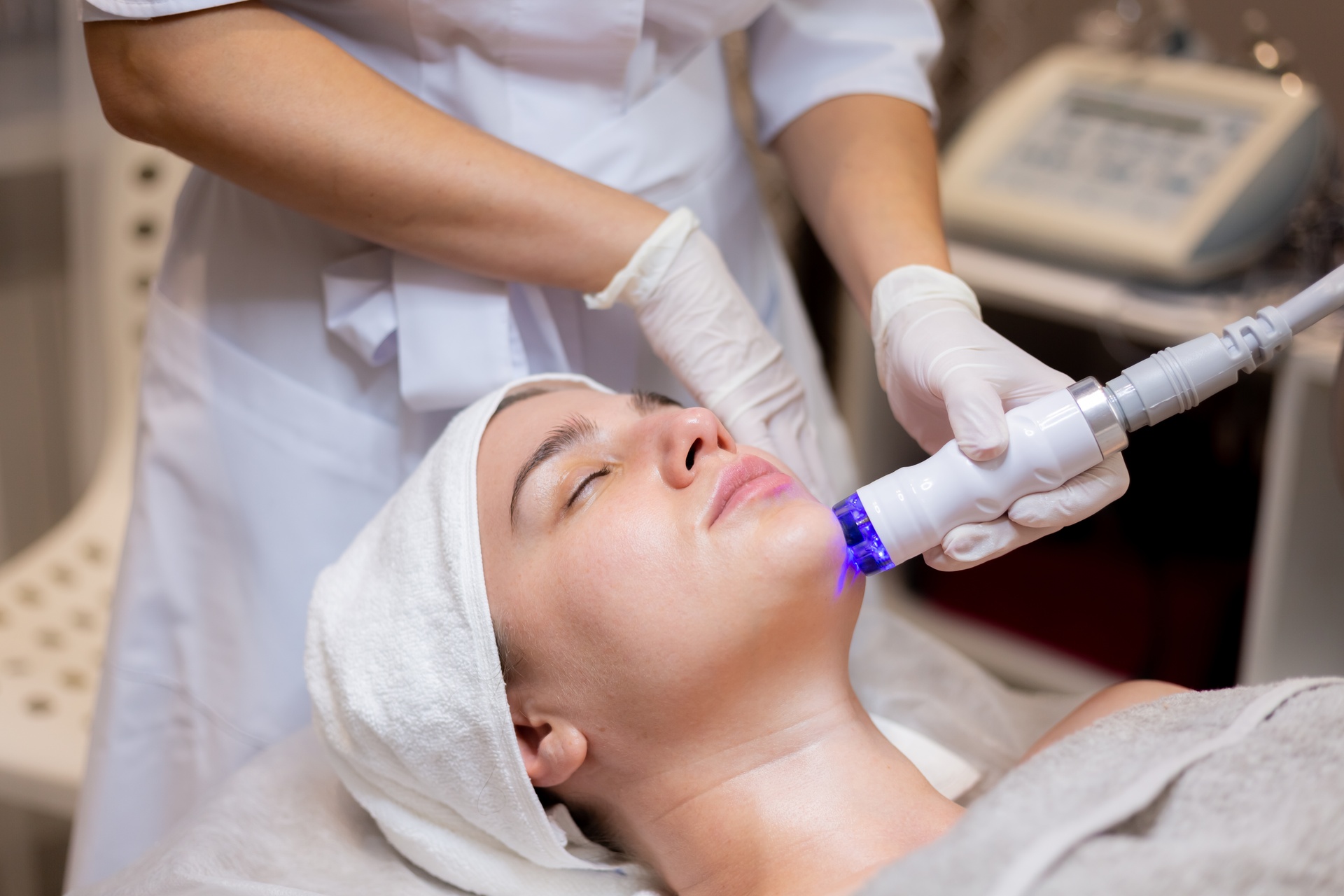 Direct High Frequency Facial,High Frequency Acne Treatment,Quick Facial for Acne,Phoenix Facial Add-On,Non-Invasive Skincare Treatment,NeraStyles Facial Services,Acne Treatment Phoenix,High Frequency Skin Therapy,Painless Facial Therapy