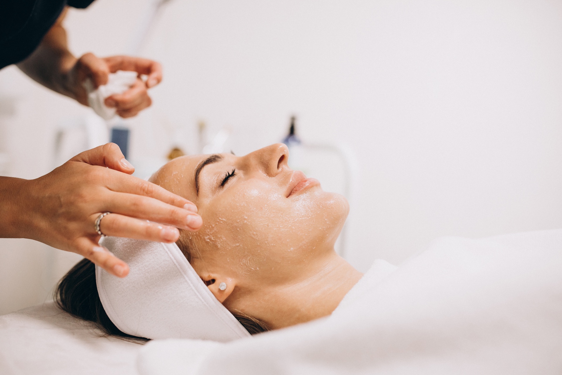Micro Derma Plain Facial Phoenix,Dermaplaning facial treatment,Best dermaplaning service near me,Facial exfoliation for sensitive skin,Peach fuzz removal facial,Gentle exfoliating facial Phoenix,Hydrating facial for dry skin,Non-invasive facial treatments,Professional dermaplaning esthetician,Skin brightening facial Phoenix,Anti-aging facial treatment,Facial for glowing skin,Microdermabrasion alternative Phoenix,Facial with SPF protection,Phoenix skin care clinic,Licensed estheticians Phoenix,Facial treatments for dull skin,Best facial for sensitive skin,How to remove peach fuzz on face,Facial exfoliation benefits