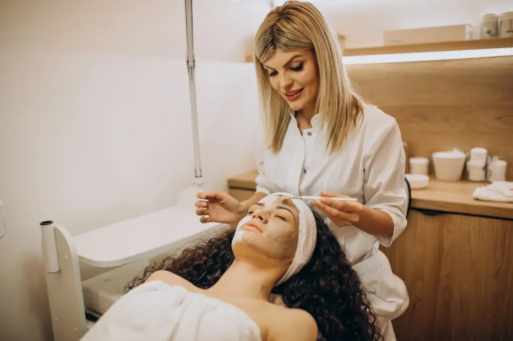European facial Phoenix,deep cleansing facial for dry skin,best facial for hydration,skincare for desert climate,customized facial treatment,gentle facial massage Arizona,facial for sun-damaged skin,hydration facial for sensitive skin,esthetician Phoenix skincare,luxury facial services in Phoenix